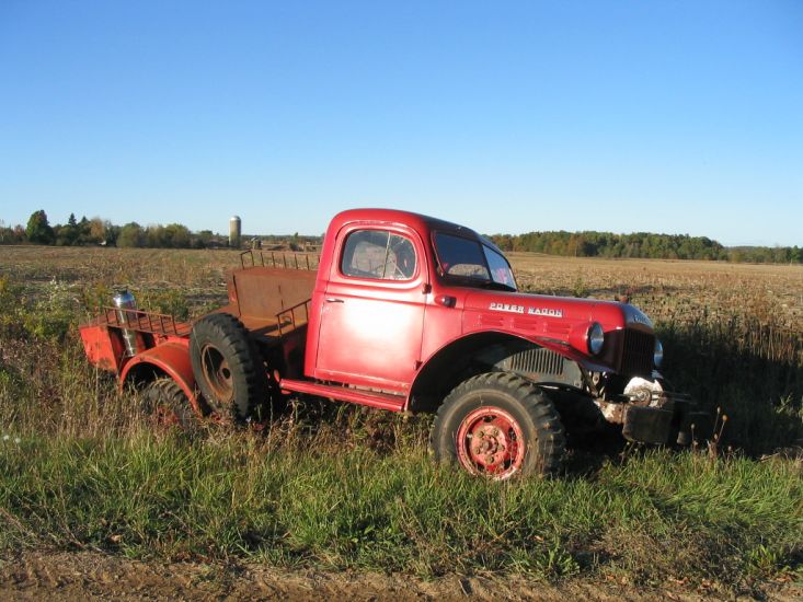 Brett Robb's 1958 W300M Swivel Frame Brush Truck
Power Brakes, PTO Winch, Heavy Duty Spring Option plus a couple extra in the back.
Originally a Florida Division of Forestry truck, Brett has owned this truck for the past 22 years.
